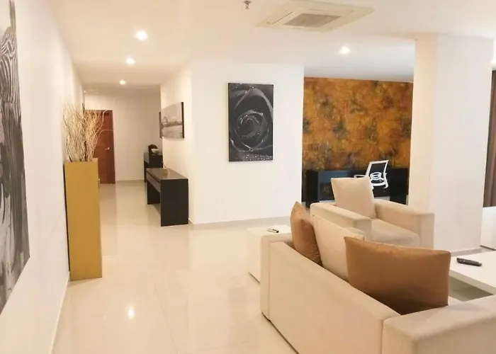 Platinum One - Private Apartment At #1 Bagatalle Road, Unit 7-1 Colombo 3